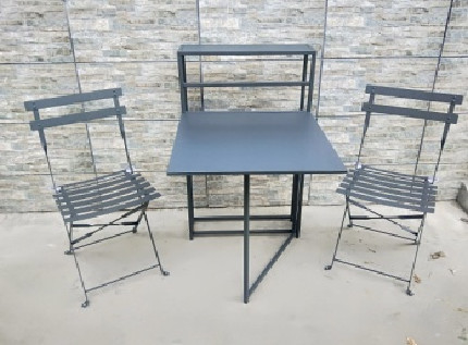Grupo exterior quadrado do suporte da tabela do aço 60cm e de flor das cadeiras
