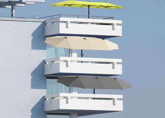 Manuais conduzidos iluminam o parasol exterior de 4.5x2.7m Sun com manivela